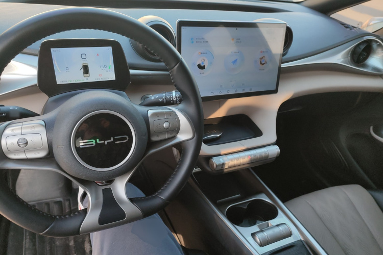 比亚迪 海豚 2023款 420km 时尚版中控内饰7002