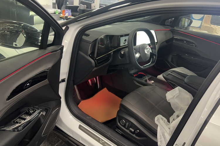 红旗EH7 2024款 690 Pro中控内饰7002