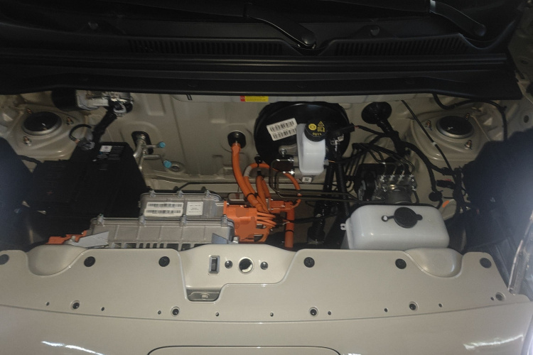 五菱汽车 宏光MINIEV 2025款 四门版 进阶款机舱底盘24