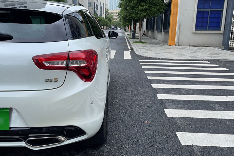 DS 5 2015款 1.8T 尊享版THP200车身外观6006