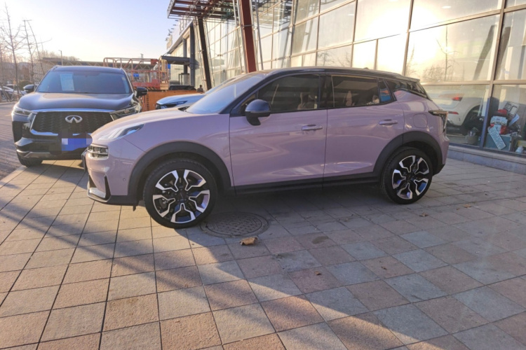 领克06 2023款 Remix 1.5T Shero车身外观4