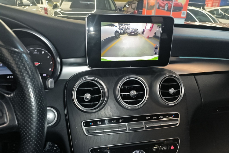 奔驰C级(进口) 2015款 C 200 旅行轿车局部细节16