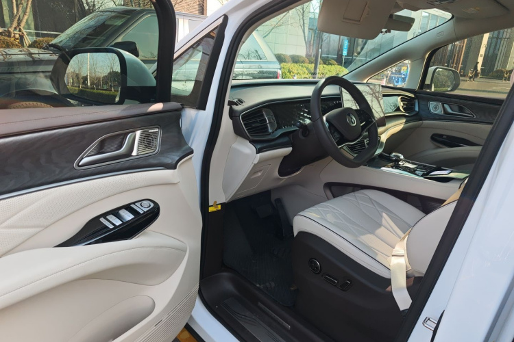 腾势D9 2024款 DM-i 970 豪华型中控内饰20