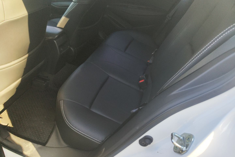 丰田 卡罗拉 2021款 1.2T S-CVT先锋PLUS版中控内饰21