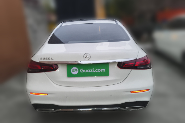 奔驰E级 2021款 E 260 L 运动型车身外观6