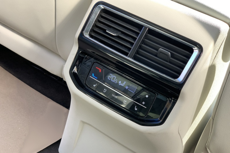 大众 威然 2022款 380TSI 旗舰版中控内饰7013