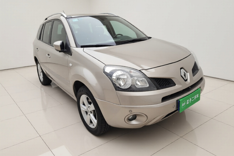 雷诺 科雷傲(进口) 2010款 2.5L 四驱舒适型车身外观3