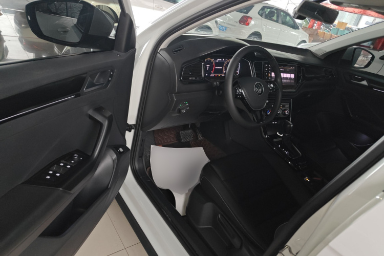 大众 T-ROC探歌 2020款 280TSI DSG两驱舒适型中控内饰20