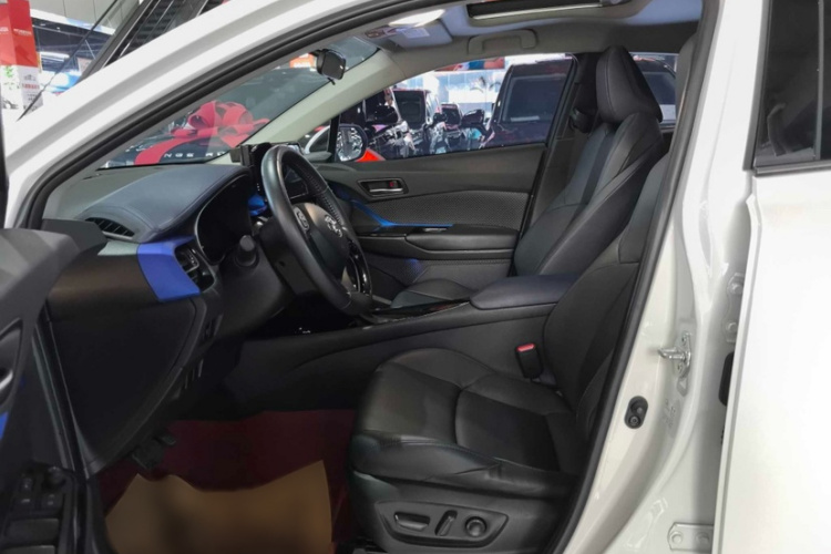 丰田C-HR 2023款 2.0L 豪华版中控内饰7004