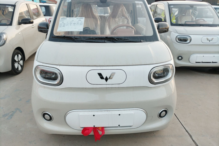 五菱汽车 宏光MINIEV 2024款 第三代 215km 青春版车身外观2