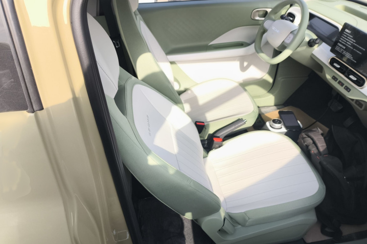 吉利银河 2025款 210km 熊猫骑士局部细节41