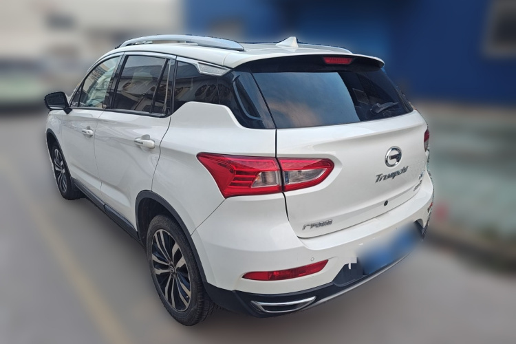 广汽传祺 传祺GS4 2016款 235T G-DCT豪华版车身外观5