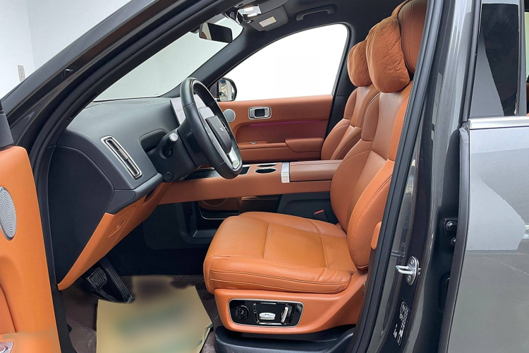 理想汽车 理想L9 2022款 Max中控内饰7013