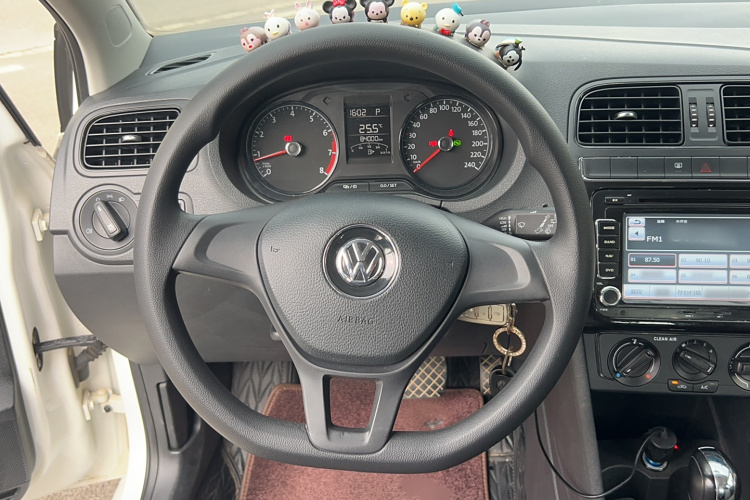 大众 Polo 2016款 1.4L 自动风尚型中控内饰7007