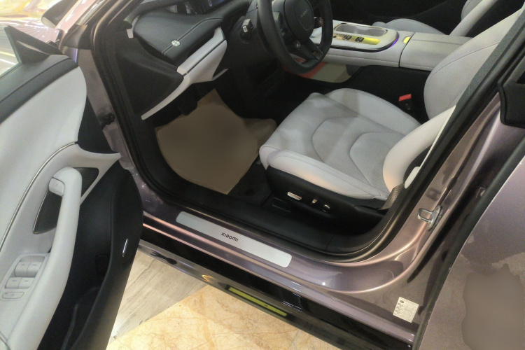 小米汽车 小米SU7 2024款 后驱长续航智驾版中控内饰7003