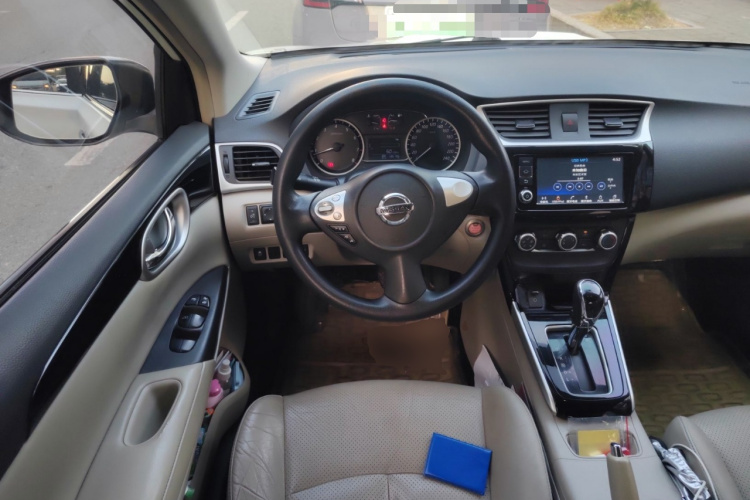 日产 轩逸 2016款 1.6XV CVT智享版中控内饰13