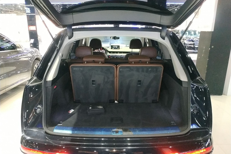 奥迪Q7 2018款 45 TFSI 技术型局部细节23