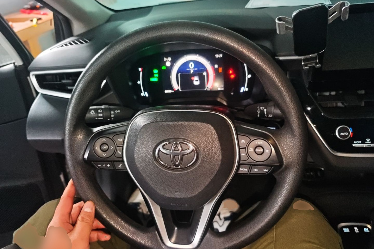 丰田 卡罗拉 2023款 1.8L 智能电混双擎 先锋版局部细节13