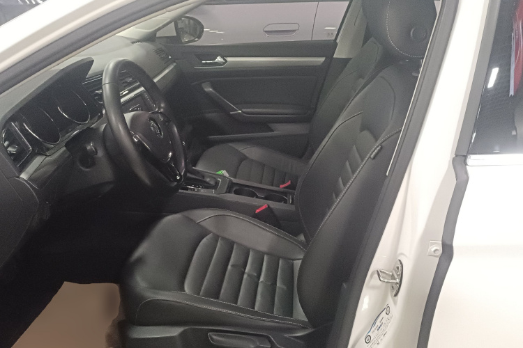 大众 凌渡 2018款 280TSI DSG舒适版中控内饰19