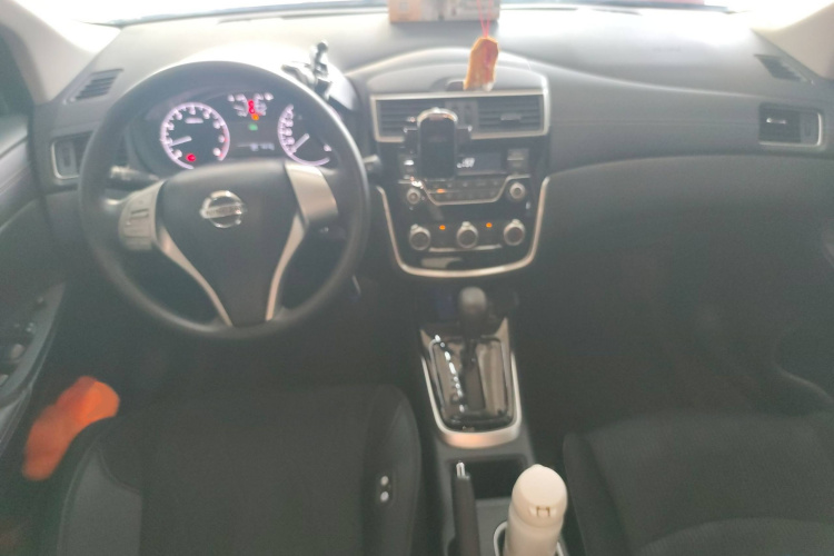 日产 骐达TIIDA 2016款 1.6L CVT酷动版中控内饰7002