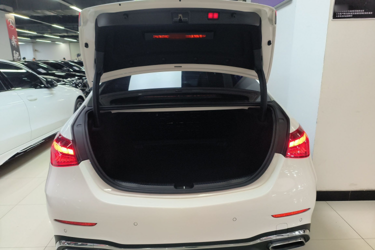 奔驰C级 2022款 C 260 L 运动版机舱底盘23
