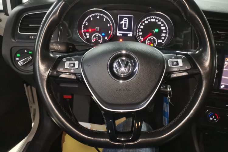 大众 高尔夫 2019款 200TSI DSG舒适进取版 国VI中控内饰13