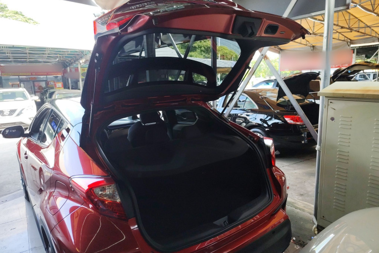 丰田C-HR 2018款 2.0L 领先天窗版 国VI局部细节23