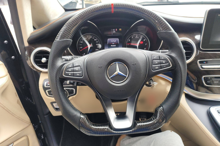 奔驰V级 2018款 V 260 L 尊贵加长版 国VI局部细节13