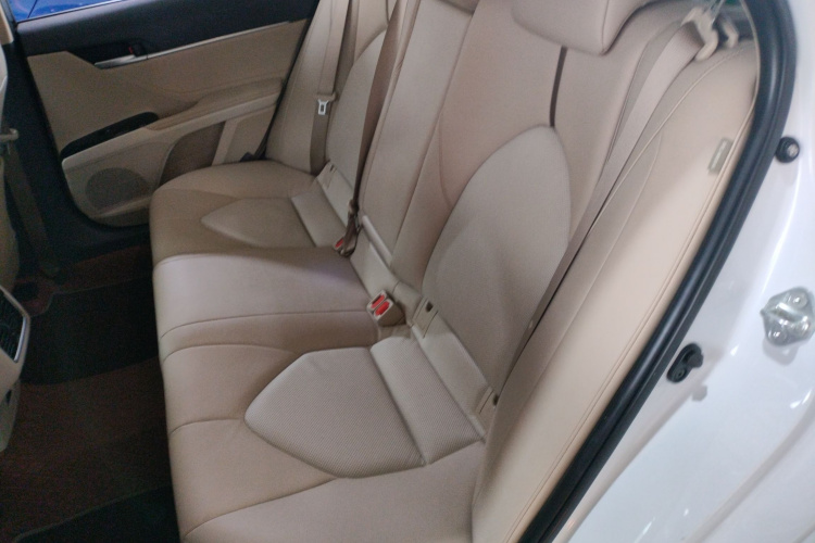 丰田 凯美瑞 2021款 2.0G 豪华版中控内饰21