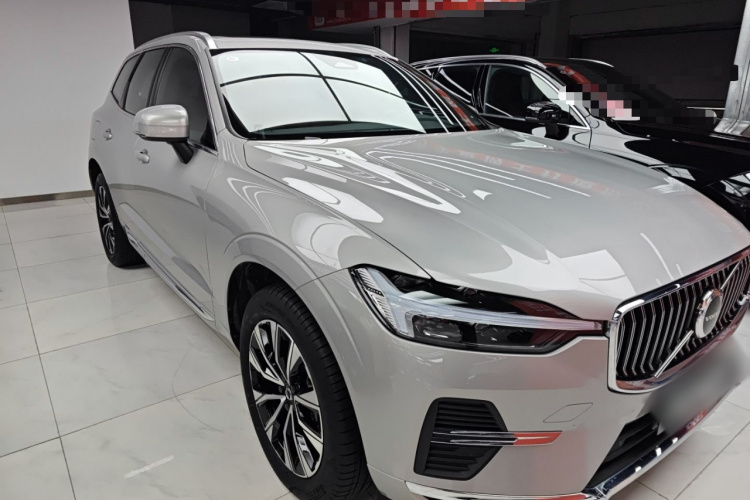 沃尔沃XC60 2025款 B5 四驱智远豪华版车身外观3