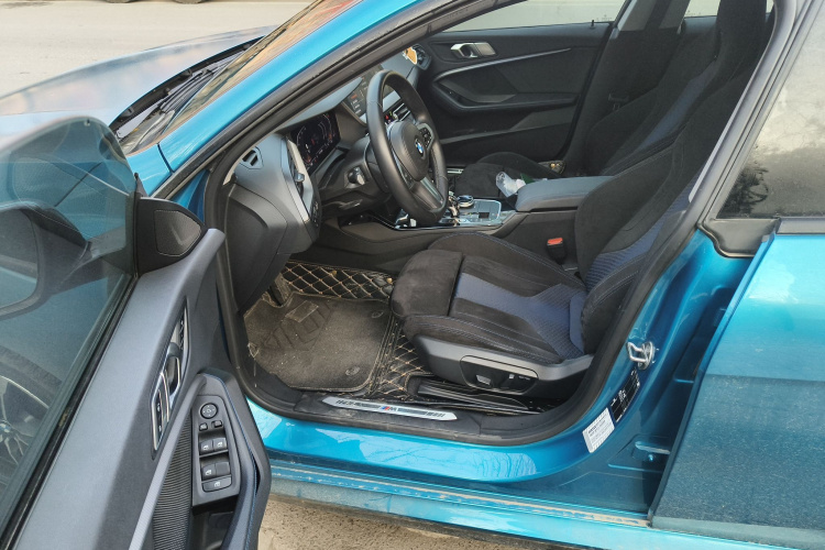 宝马2系(进口) 2021款 225i 四门轿跑车 M运动曜夜套装中控内饰7003