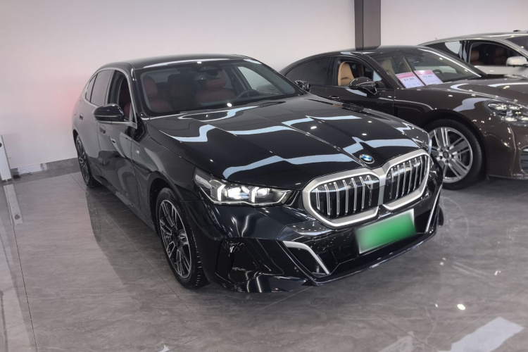 宝马5系 2024款 530Li 领先型 M运动套装车身外观6002