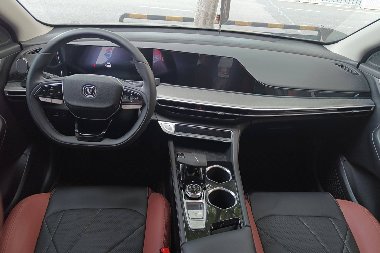 长安 逸动 2022款 PLUS 蓝鲸NE 1.4T GDI DCT尊贵版中控内饰7003