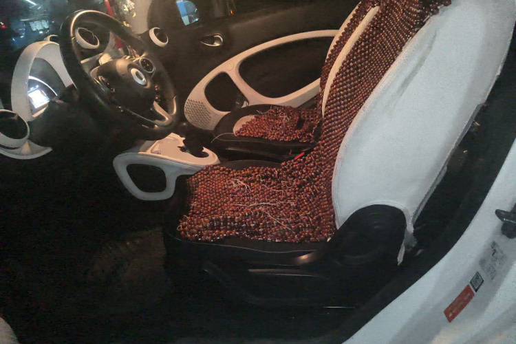 smart fortwo 2015款 1.0L 52千瓦硬顶激情版中控内饰19