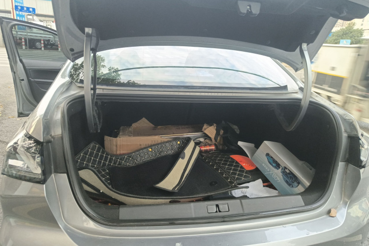 标致408 2024款 360THP 龘龘款 拉图版局部细节23