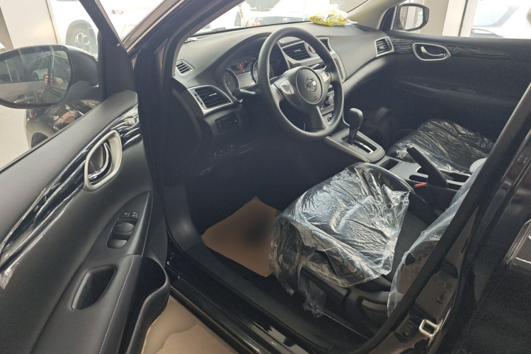 日产 轩逸 2024款 改款三 经典 1.6XE CVT舒适版中控内饰7003