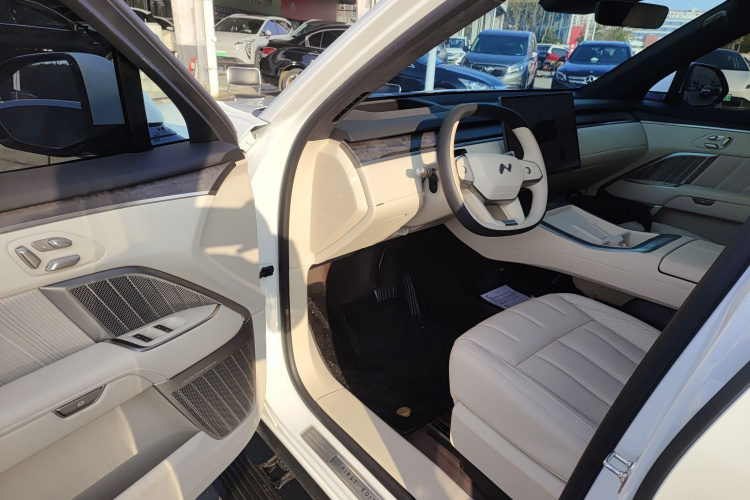 乐道L90 2025款 Ultra 六座版中控内饰20