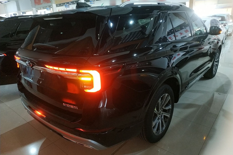 福特 探险者 2025款 2.3T EcoBoost 四驱穿越版 5座车身外观6005