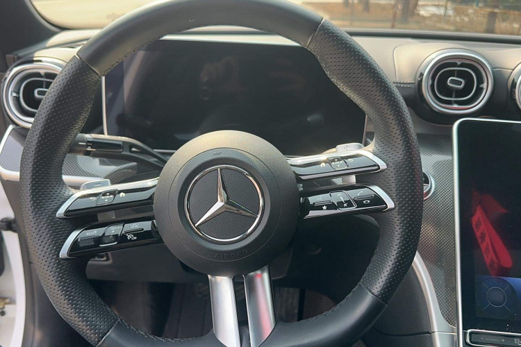 奔驰C级 2024款 改款 C 260 L 运动版局部细节13