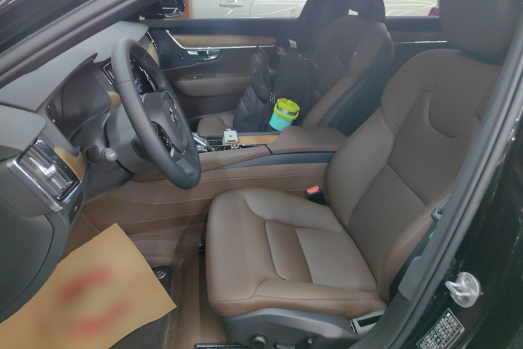 沃尔沃S90 2024款 B5 智逸豪华版中控内饰19