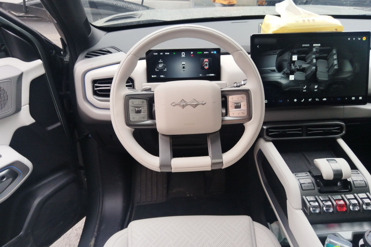 方程豹 钛3 2025款 501KM 后驱智驾Max版中控内饰13