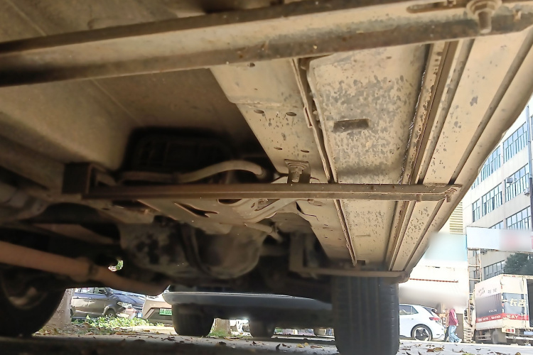 汉腾汽车 汉腾X7 2016款 1.5T 手动尊享型局部细节9004