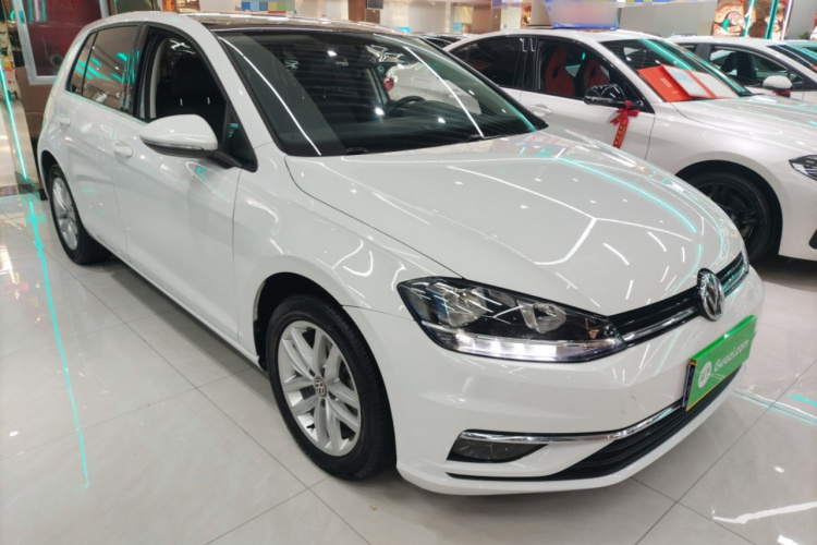 大众 高尔夫 2018款 230TSI 自动舒适型车身外观3