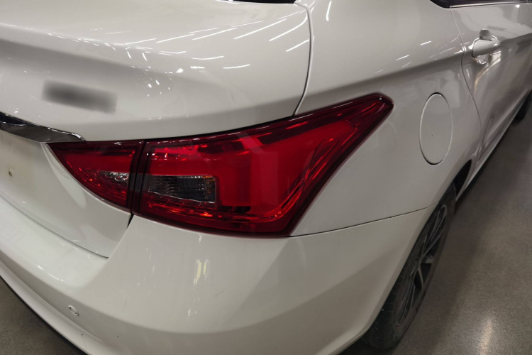 奇瑞 艾瑞泽5 2021款 PRO 1.5L CVT青春版车身外观6006