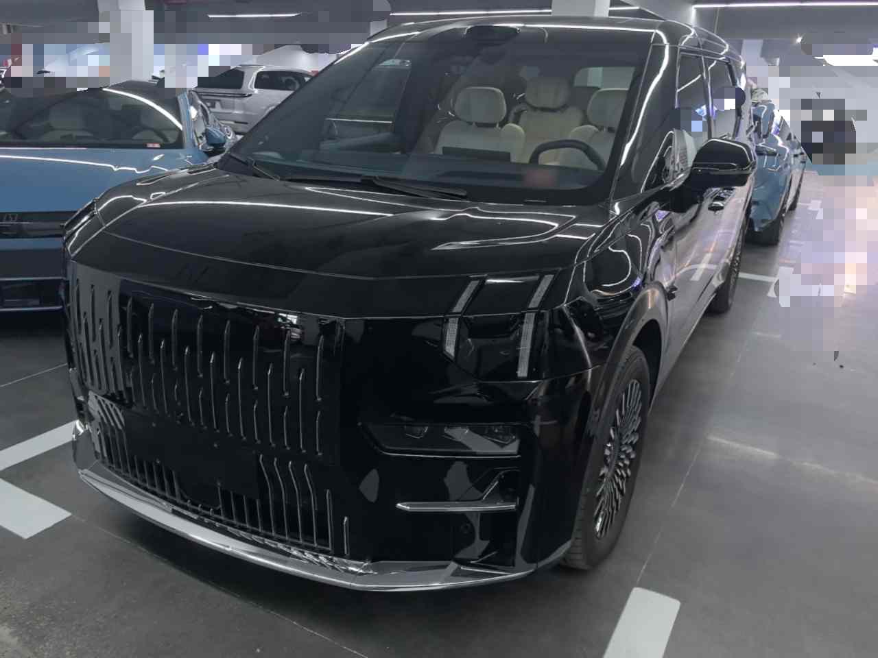 极氪009 2024款 七座过道版四驱 108kWh(2)