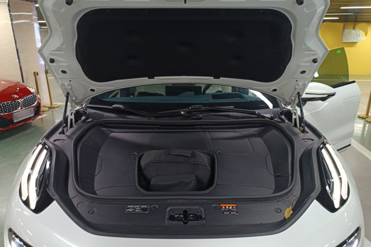 极氪001 2022款 超长续航双电机 YOU版机舱底盘24