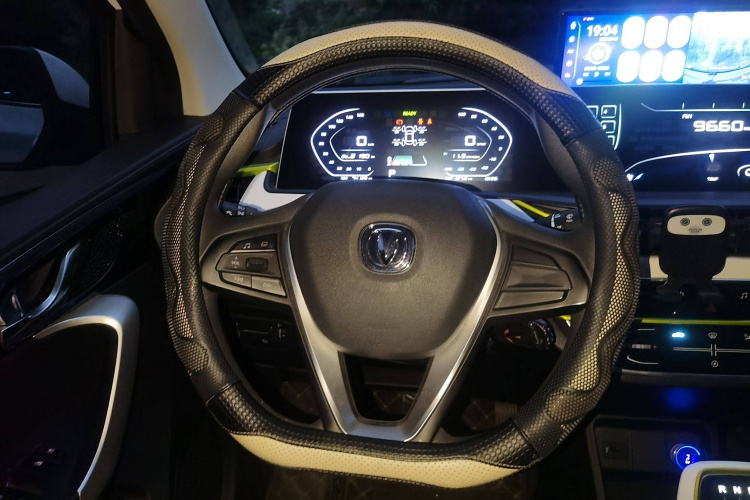 长安欧尚 奔奔E-Star 2020款 心动版 三元锂局部细节13