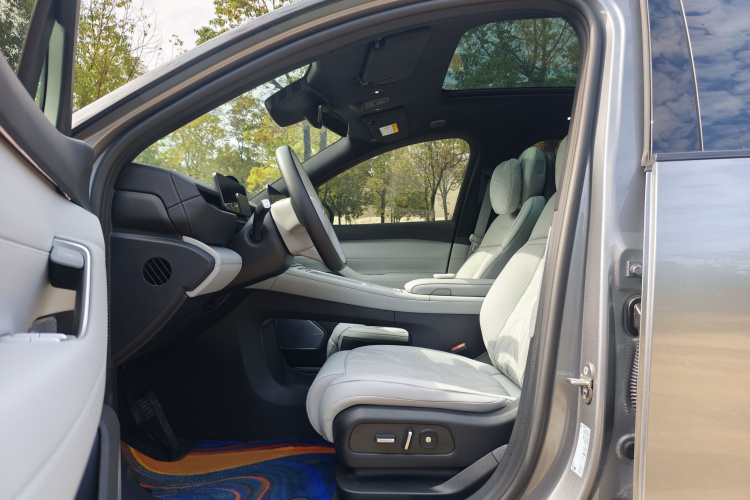 蔚来ES6 2025款 75kWh中控内饰7001