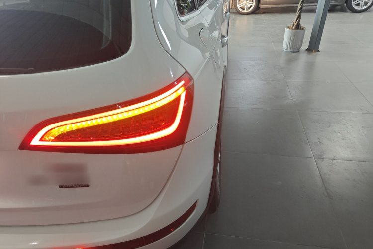 奥迪Q5 2015款 40 TFSI 技术型车身外观6006