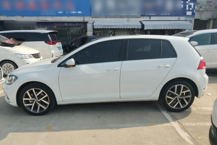 大众 高尔夫 2020款 挚爱版 280TSI DSG舒适型车身外观4